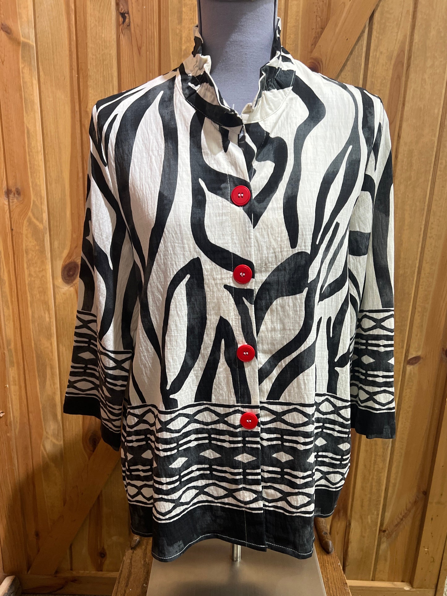Creation Black and White Top With Red Buttons