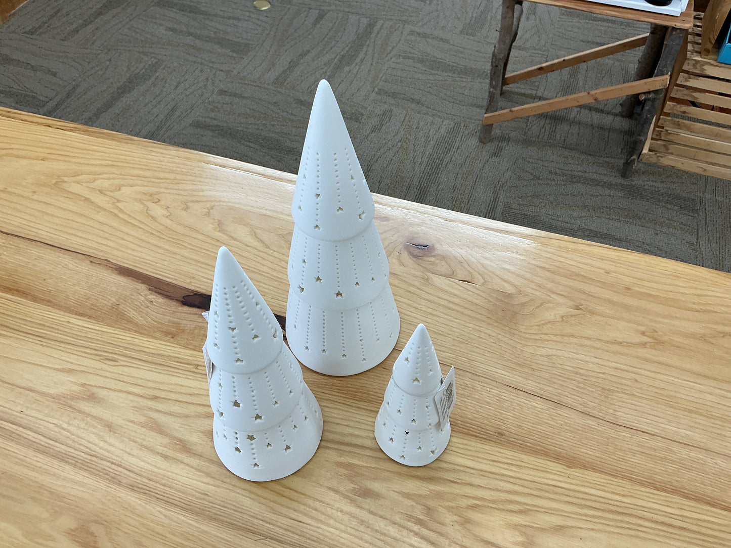 VivaStyle Ceramic Christmas Tree LED Table Decor