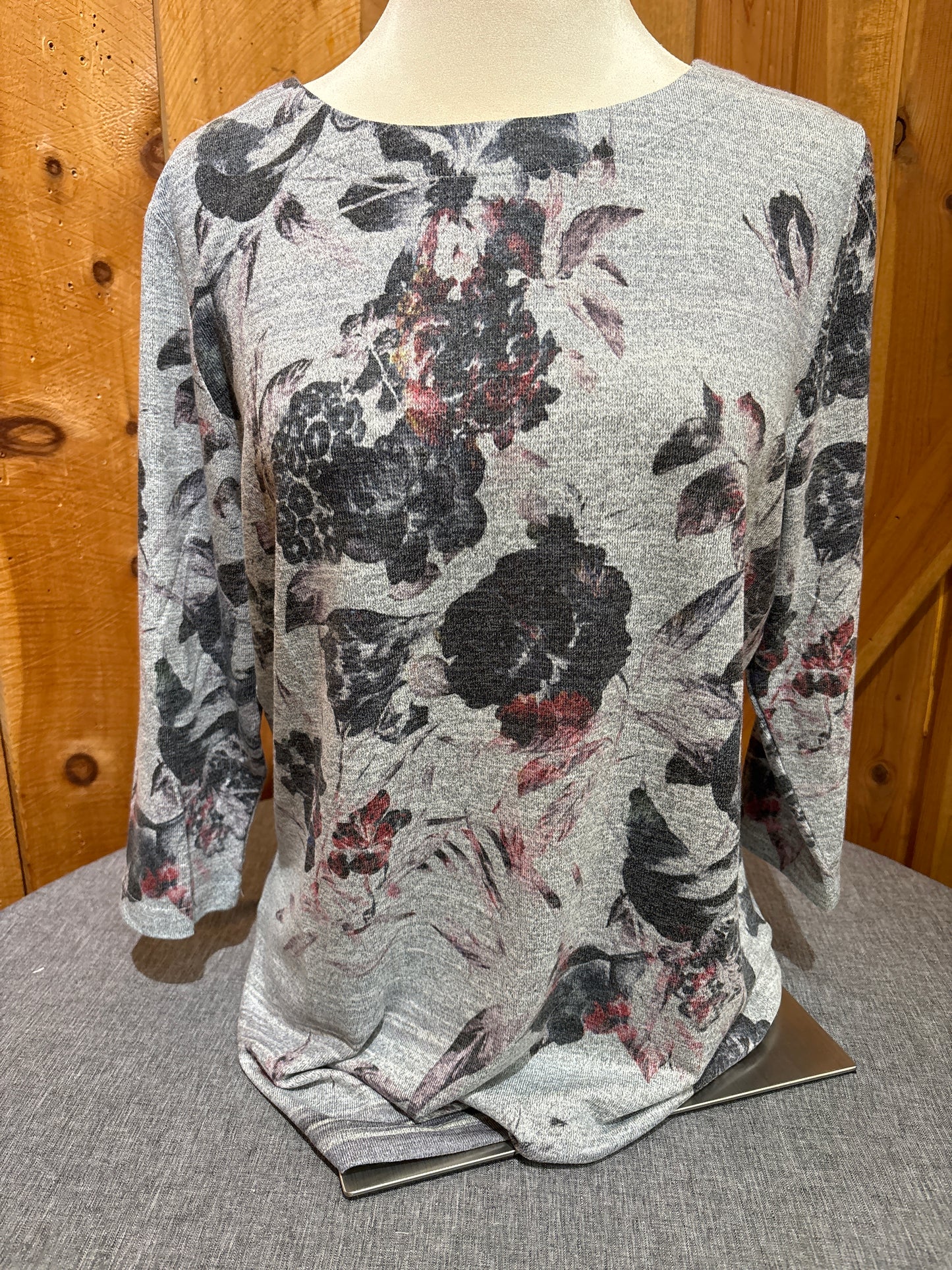 Creation 3/4 Sleeve Sparkle Top