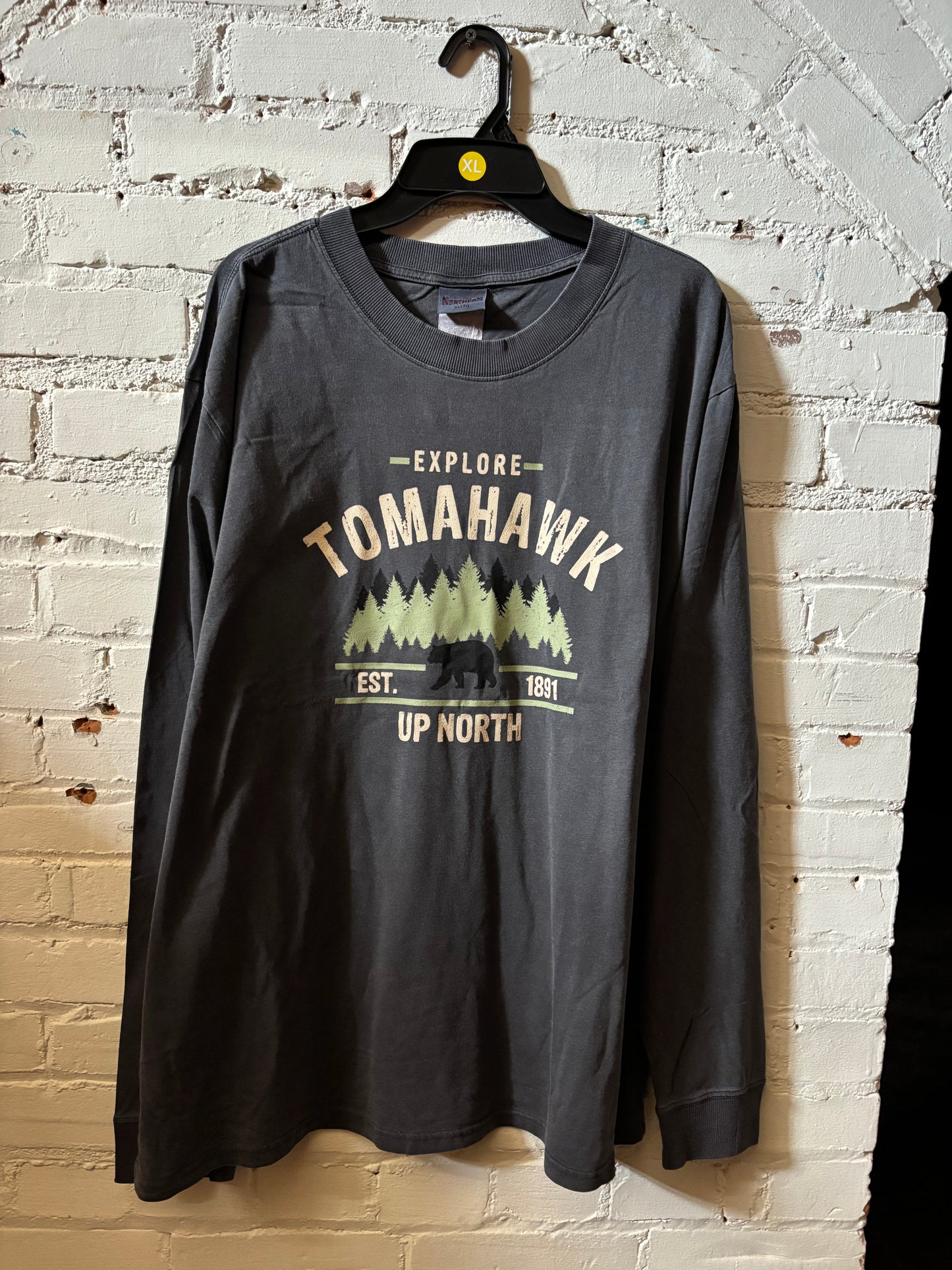 Explore Tomahawk Bear Long Sleeve/Crew/Hoodie