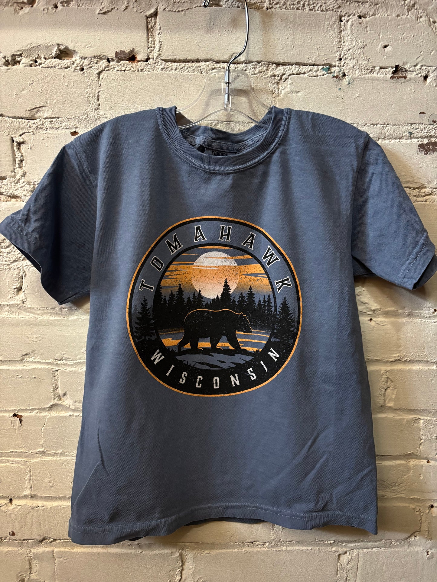 Youth Tomahawk Wisconsin Bear Sunset T-Shirt