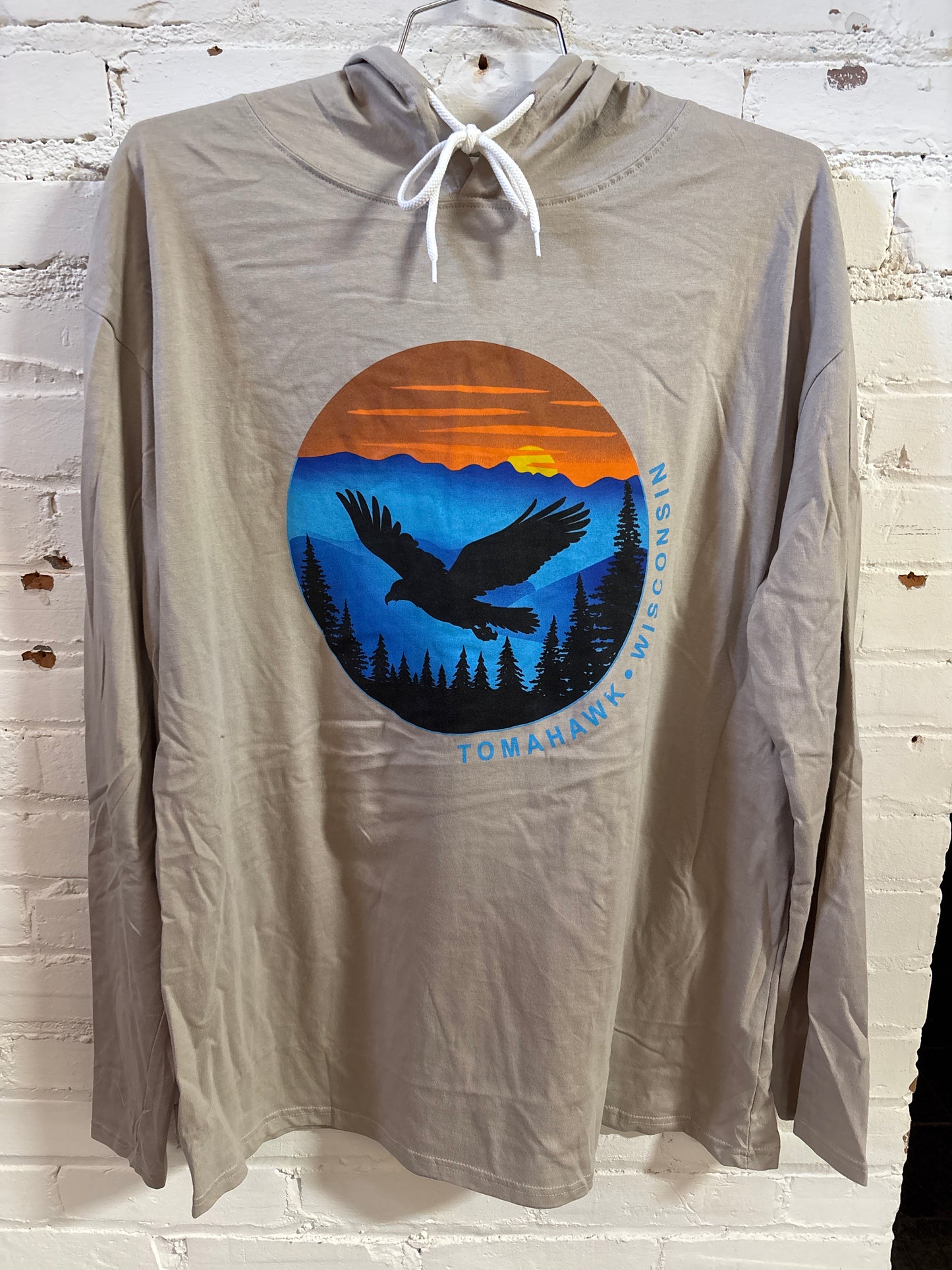 Tomahawk Wisconsin Eagle Hooded Tee