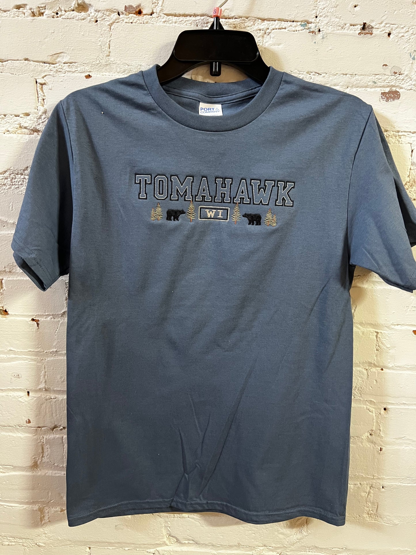 Tomahawk Embroidered Bear With Trees T-Shirt